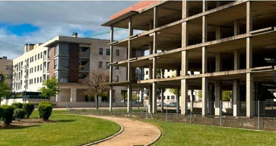 Edificio en venta en León, Las Eras de Renueva photo 0