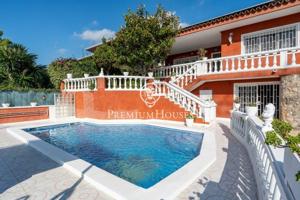 Casa en venta en Castelldefels, Montemar Medio photo 0