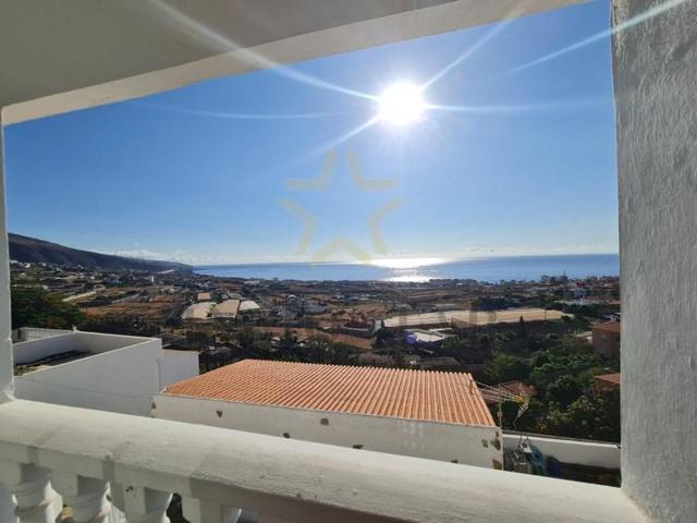 Edificio en venta en Candelaria photo 0