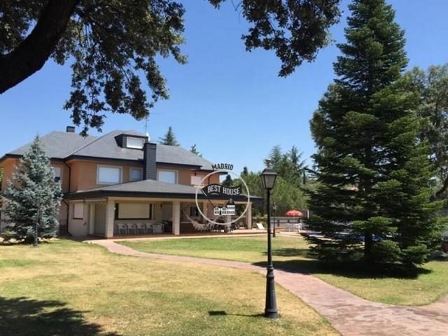 Chalet en venta en Alpedrete, Zona Noroeste photo 0
