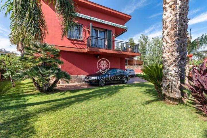 Casa en venta en Vilanova i la Geltrú, Tennis photo 0