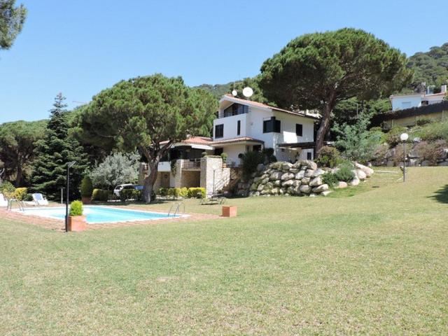 Casa en venta en Cabrils, Cabrils photo 0