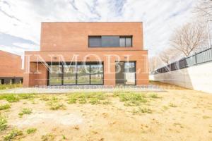 Casa en venta en Mataró, Urb. can quirze photo 0