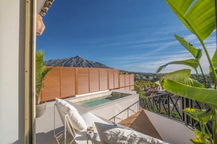 Apartamento en venta en Marbella, Aloha photo 0
