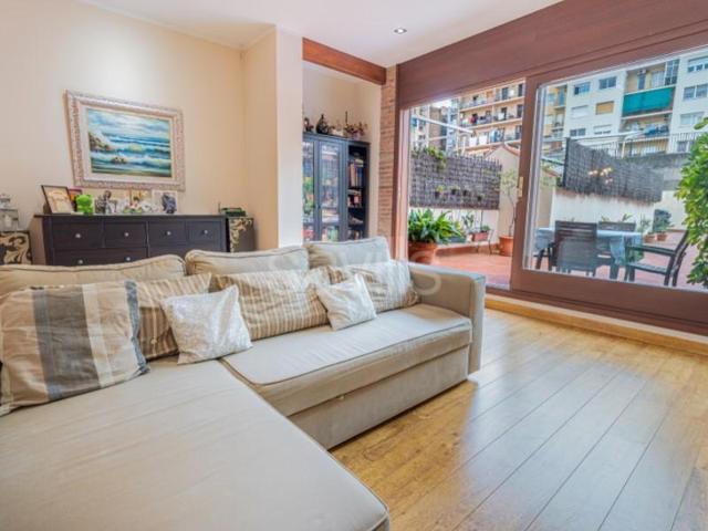 Apartamento en venta en Barcelona, Sant Antoni photo 0