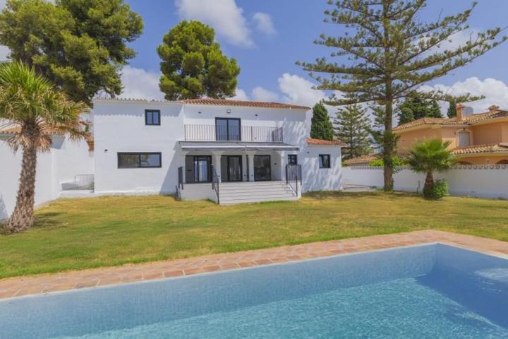 Chalet en venta en Mijas, Mijas Costa photo 0