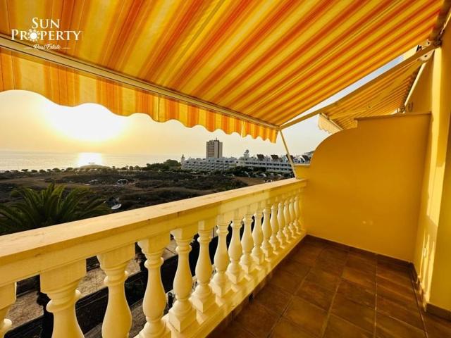 Apartamento en venta en Arona, Los Cristianos photo 0