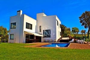 Chalet en venta en Begur, Carrer de Prudenci Bertrana, 12, 17255 photo 0