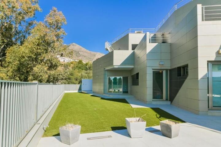 Chalet en venta en Benalmádena, Hospital Xanit photo 0