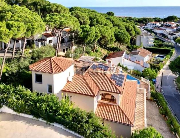 Chalet en venta en Pals, Illes medes, 17256 photo 0