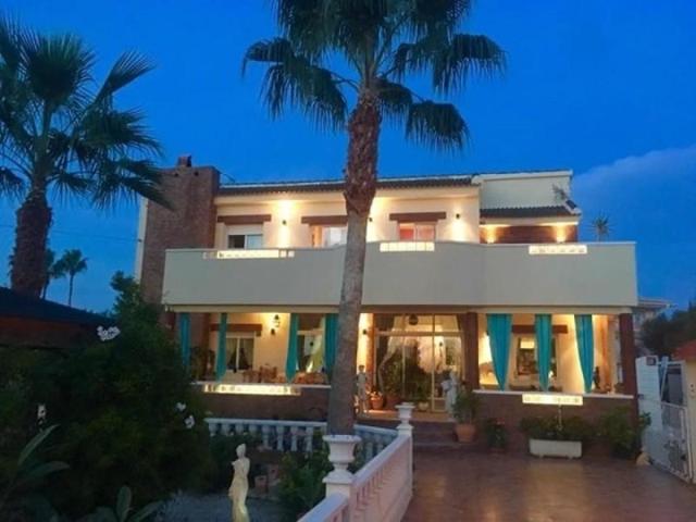 Chalet en venta en Rojales, Ciudad quesada photo 0