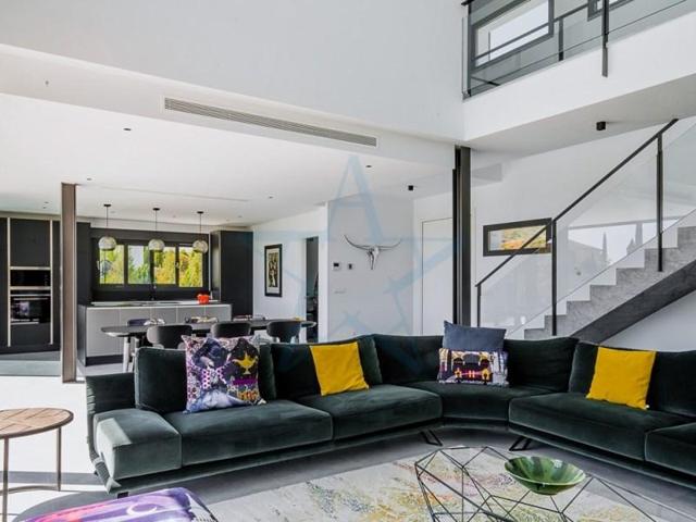 Chalet en venta en Mijas photo 0