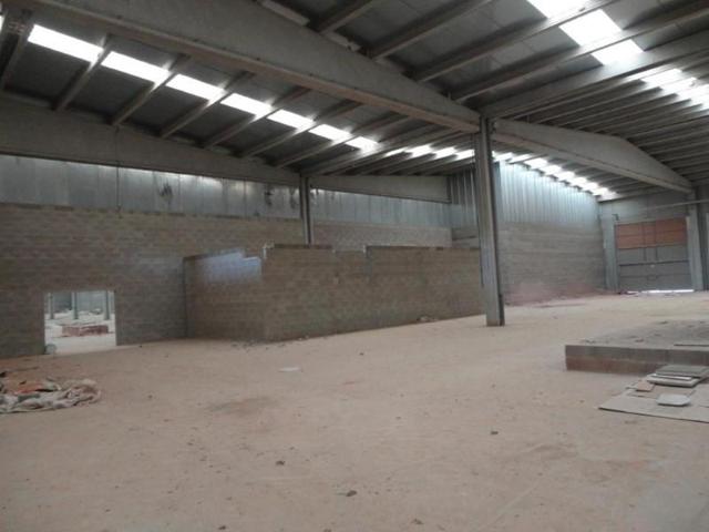 Nave industrial en venta en Benissanet photo 0