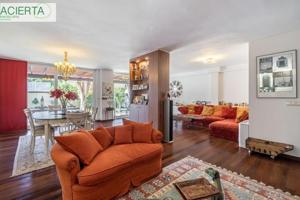 Casa en venta en Granada, El serrallo photo 0