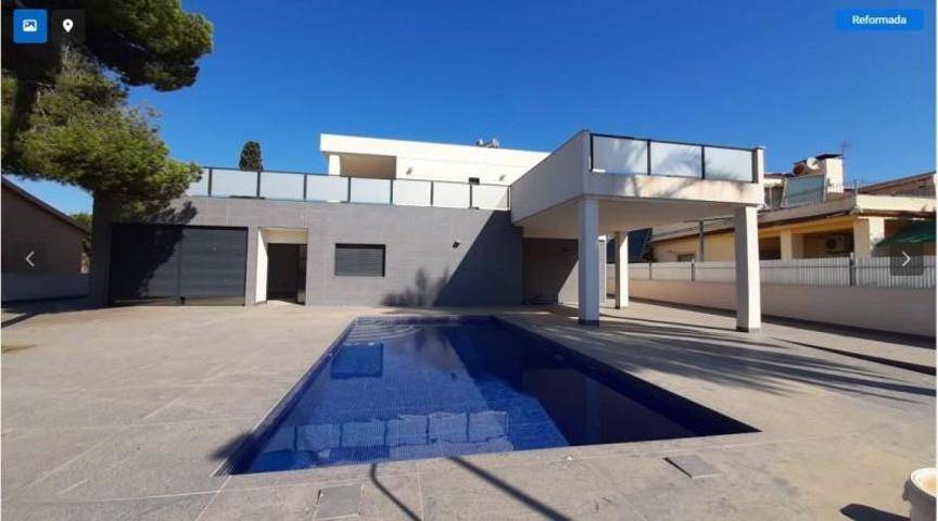 Chalet en venta en Orihuela, Campoamor photo 0