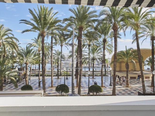Piso en venta en Alicante, Barrio del Centro photo 0