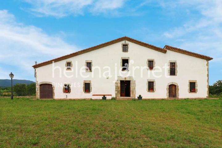 Casa con terreno en venta en Tordera, Centro photo 0