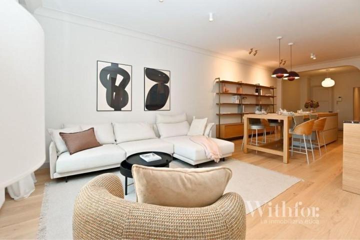 Piso en venta en Barcelona, Les Corts photo 0