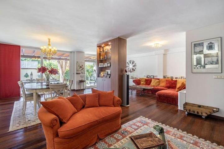 Casa en venta en Granada, El serrallo photo 0