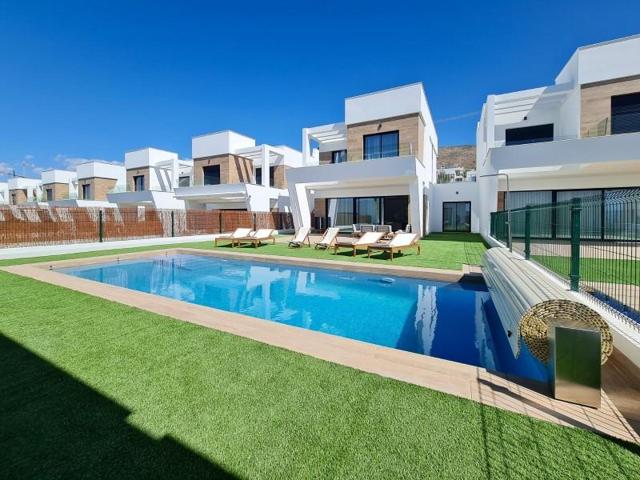 Chalet en venta en Finestrat, Balcón de Finestrat-Terra Marina photo 0