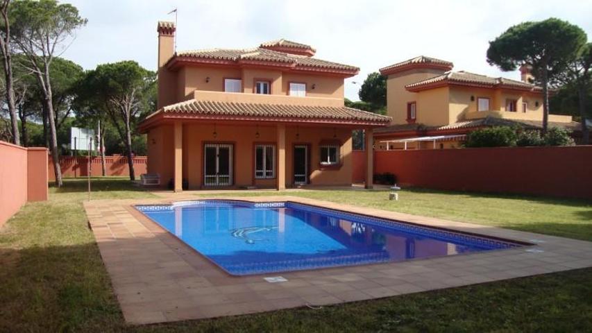 Chalet en venta en Chiclana de la Frontera, Ctra. Playa de la Barrosa photo 0