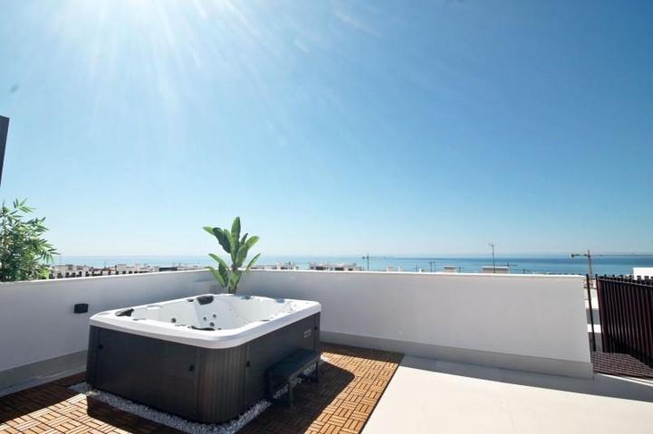 Aticos en venta en Fuengirola photo 0