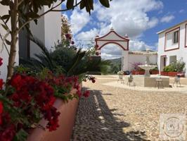 Casa con terreno en venta en Lucena photo 0