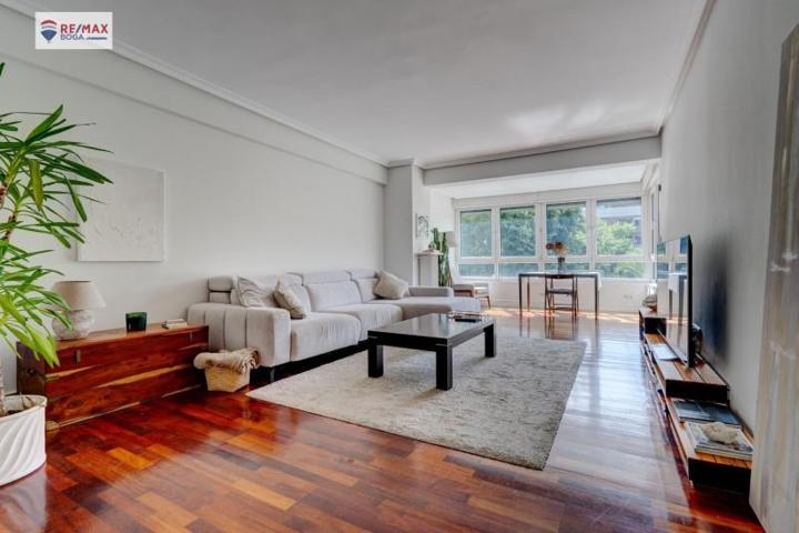 Piso en venta en Donostia-San Sebastián, Ibaeta photo 0