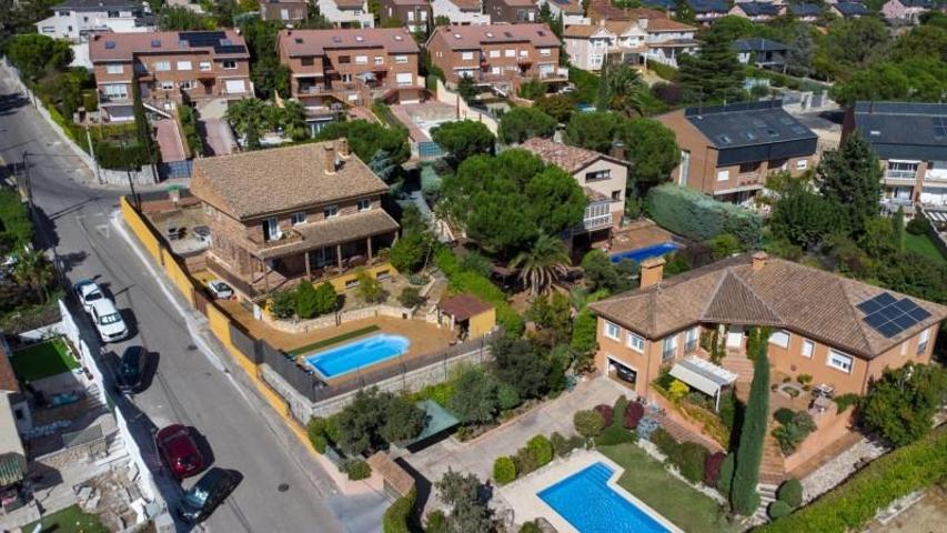 Chalet en venta en Torrelodones, Salud Y Alegría - El Lago photo 0
