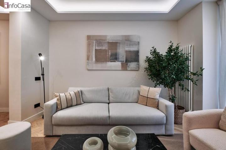 Piso en venta en Madrid, Sol photo 0