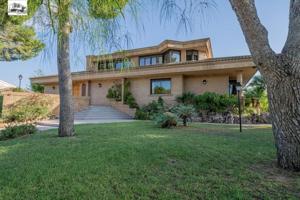 Chalet en venta en L'Eliana, Montealegre photo 0