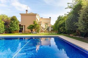 Casa en venta en Sant Andreu de Llavaneres, Centro photo 0