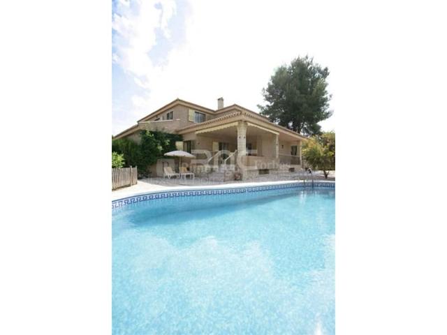 Chalet en venta en Torrent, Santa Apolonia photo 0