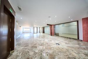 Piso en venta en Granada, Constitucion photo 0