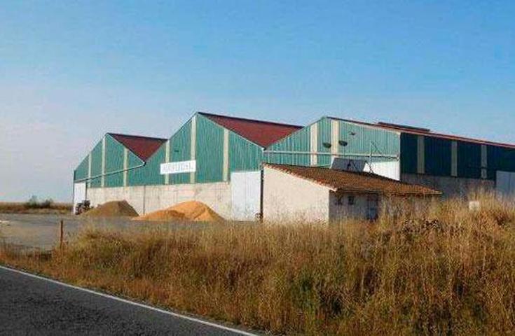 Nave industrial en venta en Bustillo del Páramo, Matalobos del páramo photo 0
