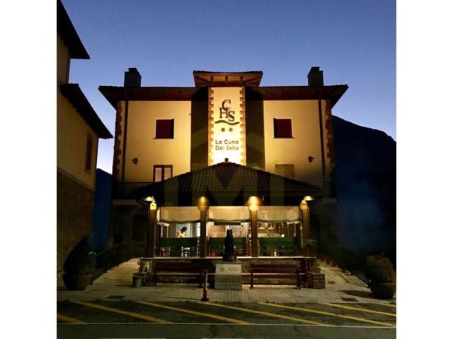 Edificio en venta en Oseja de Sajambre photo 0