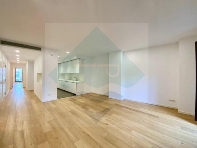 Piso en venta en Barcelona photo 0