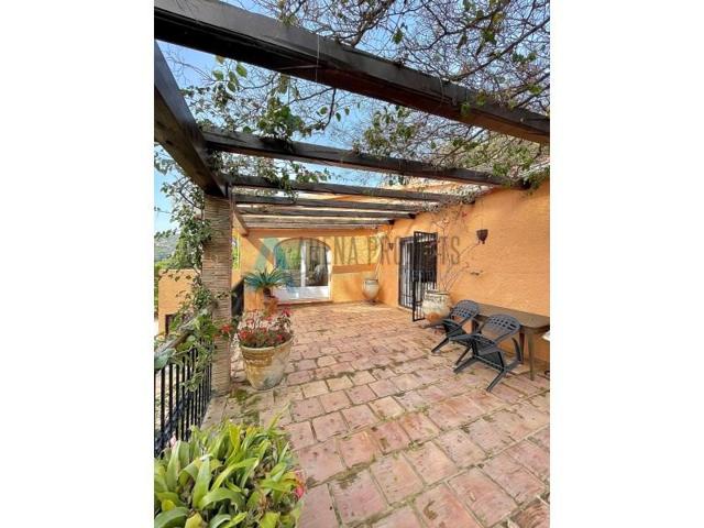 Casa con terreno en venta en Denia photo 0