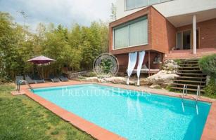 Casa en venta en Sitges, Quint Mar photo 0