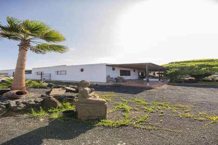 Chalet en venta en Tahiche, Tahiche photo 0