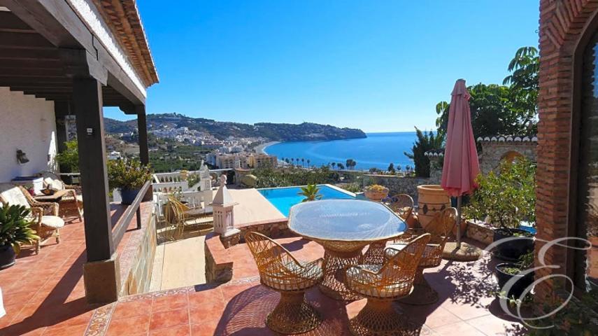 Chalet en venta en Almuñécar, Almuñécar photo 0