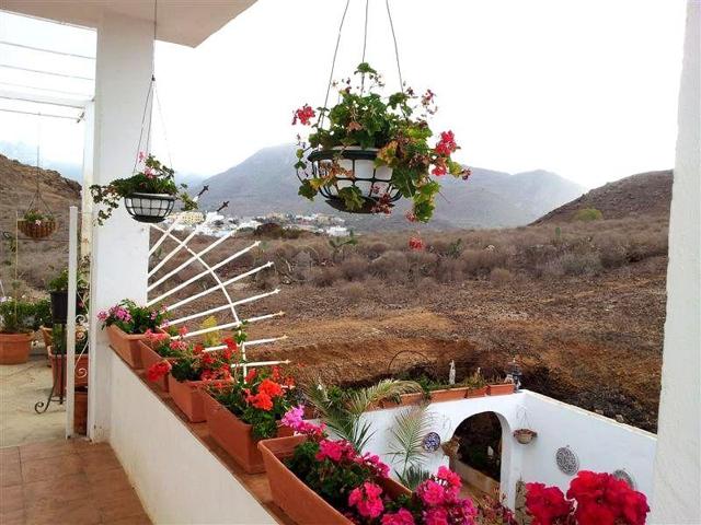 Chalet en venta en Arona, Francisco Bonin, 38632 photo 0