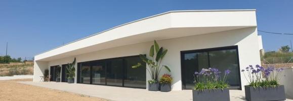 Chalet en venta en Sant Esteve Sesrovires, Cataluna photo 0