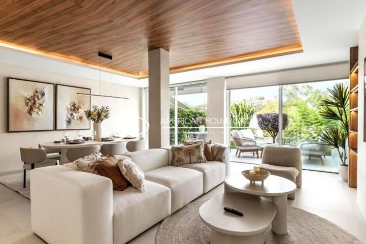 Chalet en venta en Marbella, La Quinta photo 0