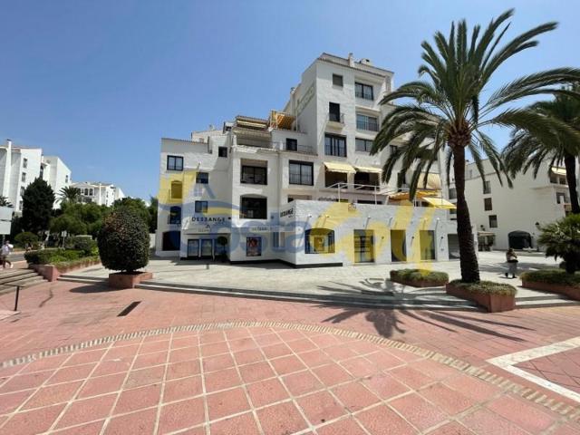 Aticos en venta en Marbella, Puerto Banús photo 0