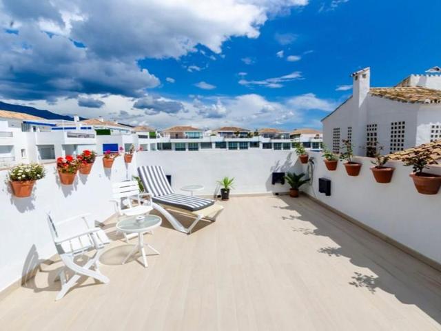 Piso en venta en Marbella, Puerto Banús photo 0