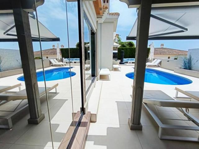 Chalet en venta en Benalmádena, Higuerón photo 0