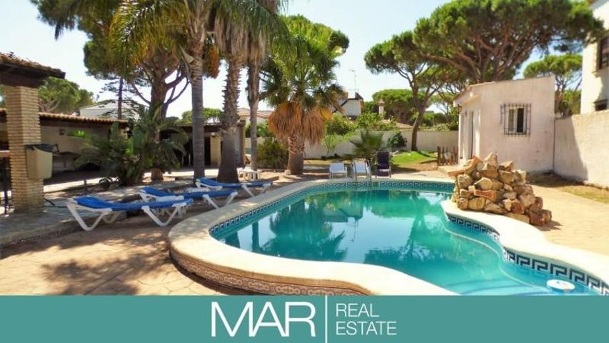 Chalet en venta en Chiclana de la Frontera, 1ª pista de La Barrosa photo 0