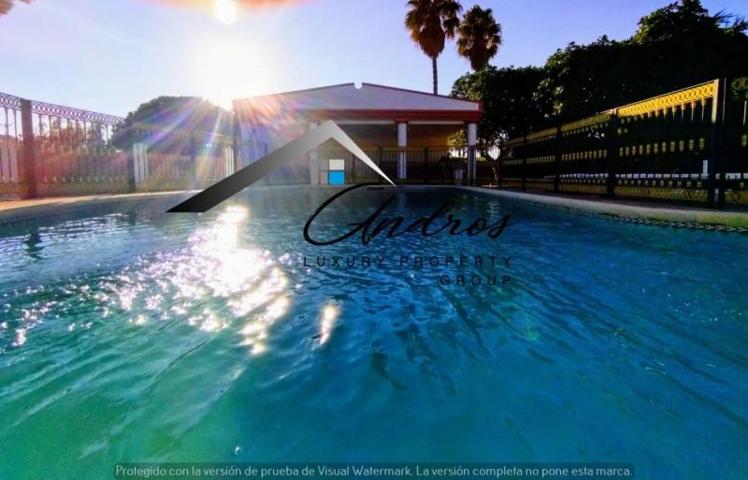 Chalet en venta en Estepona, La Gaspara photo 0