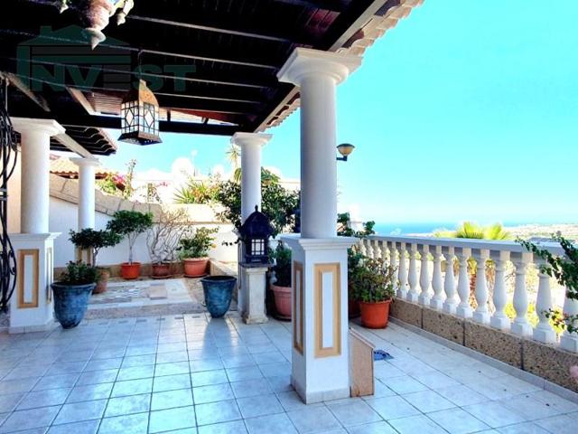 Chalet en venta en Adeje photo 0